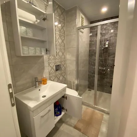 Marigold1 Apartment
